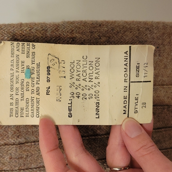 Vintage P.B.D. International Wool blend skirt with pleated front in Khacki - Picture 4 of 12